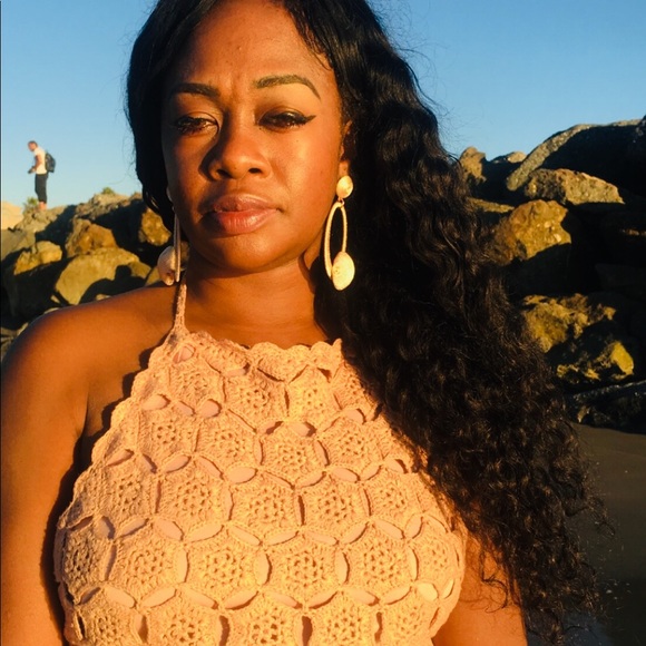 Forever 21 Crotchet halter top - Picture 3 of 3